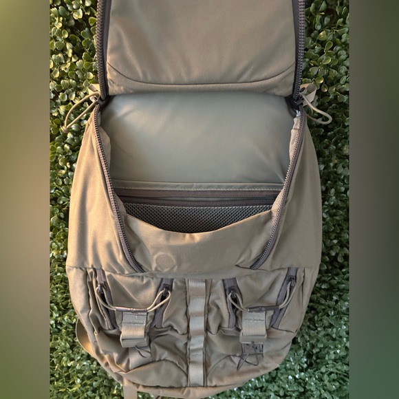 Mystery Ranch Rip Ruck backpack - Picture 4 of 6